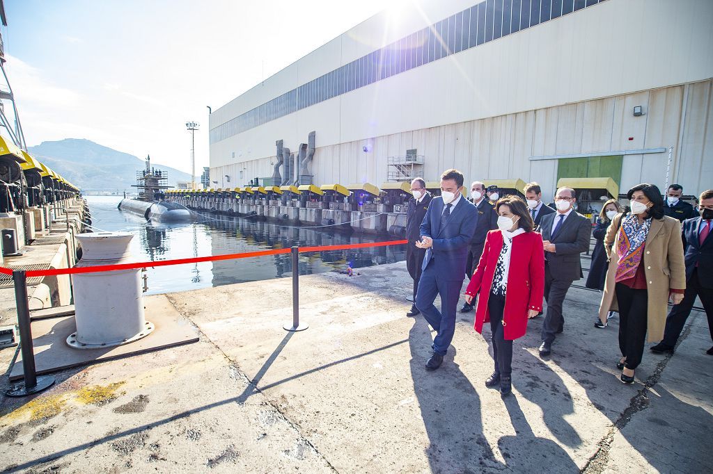 Margarita Robles visita las instalaciones de Navantia en Cartagena