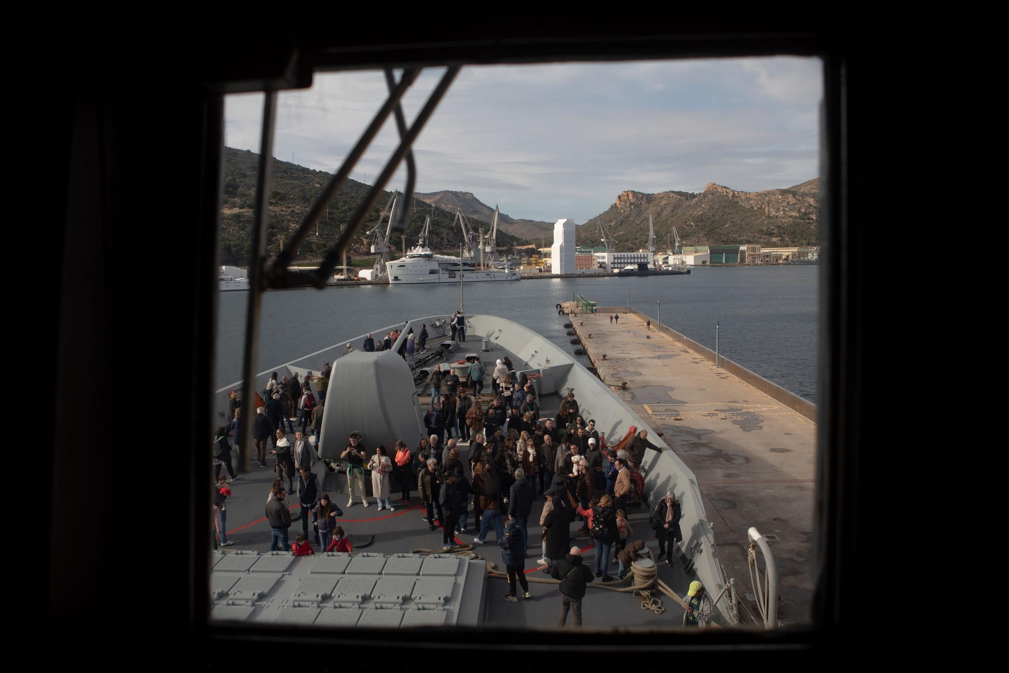 La primera jornada de puertas abiertas en la fragata 'Almirante Juan de Birbón', en imágenes