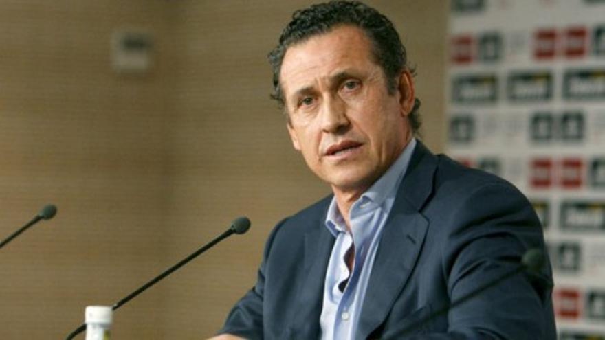 Florentino Pérez anuncia la salida de Jorge Valdano