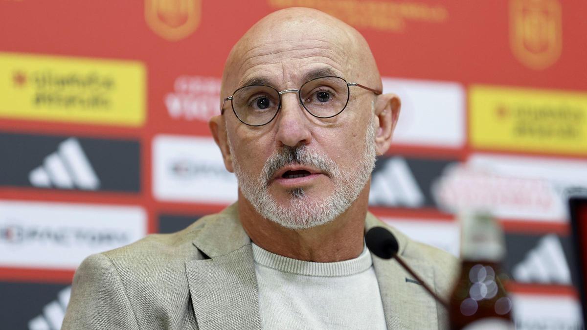 De la Fuente, el seleccionador español, explica la lista de convocados para la Nations League. De la Fuente, el seleccionador español, explica la lista de convocados para la Nations League.