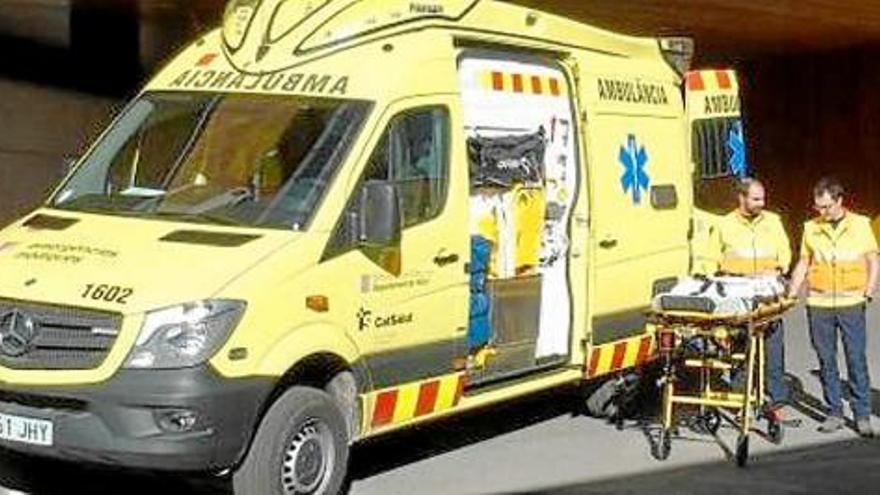 Una de les noves ambulàncies a l&#039;hospital de Puigcerdà