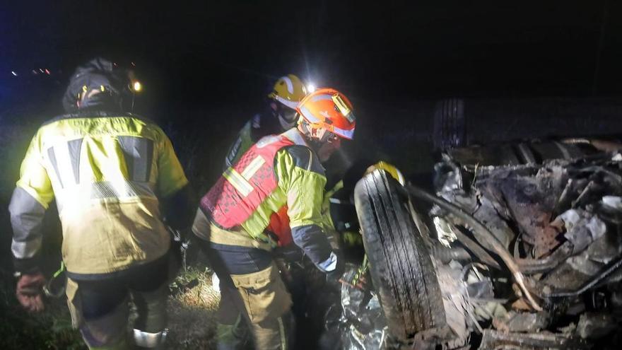 Galería | Accidente de tráfico en Abertura con tres fallecidos