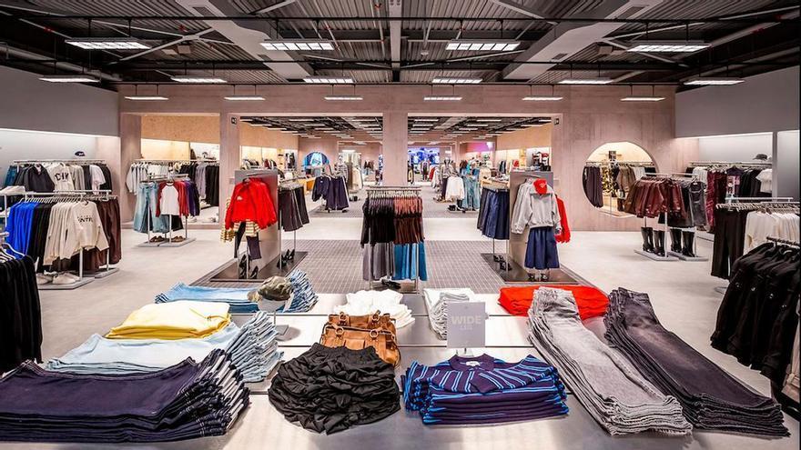 Reabre al lado de Oviedo la famosa y esperada tienda de Inditex enfocada al público joven: "Más de 1.200 metros cuadrados de lookazos, tendencias y toda la esencia de la marca"
