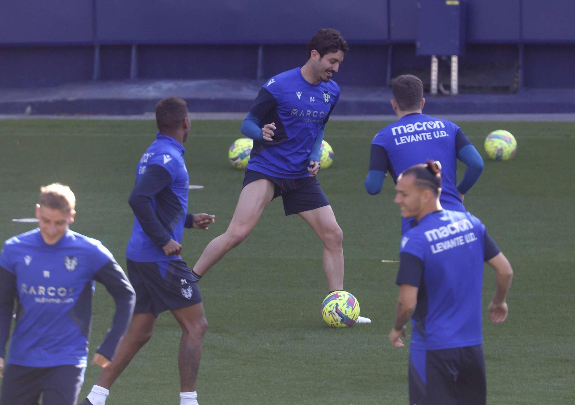 Sesión de entrenamiento del Levante UD