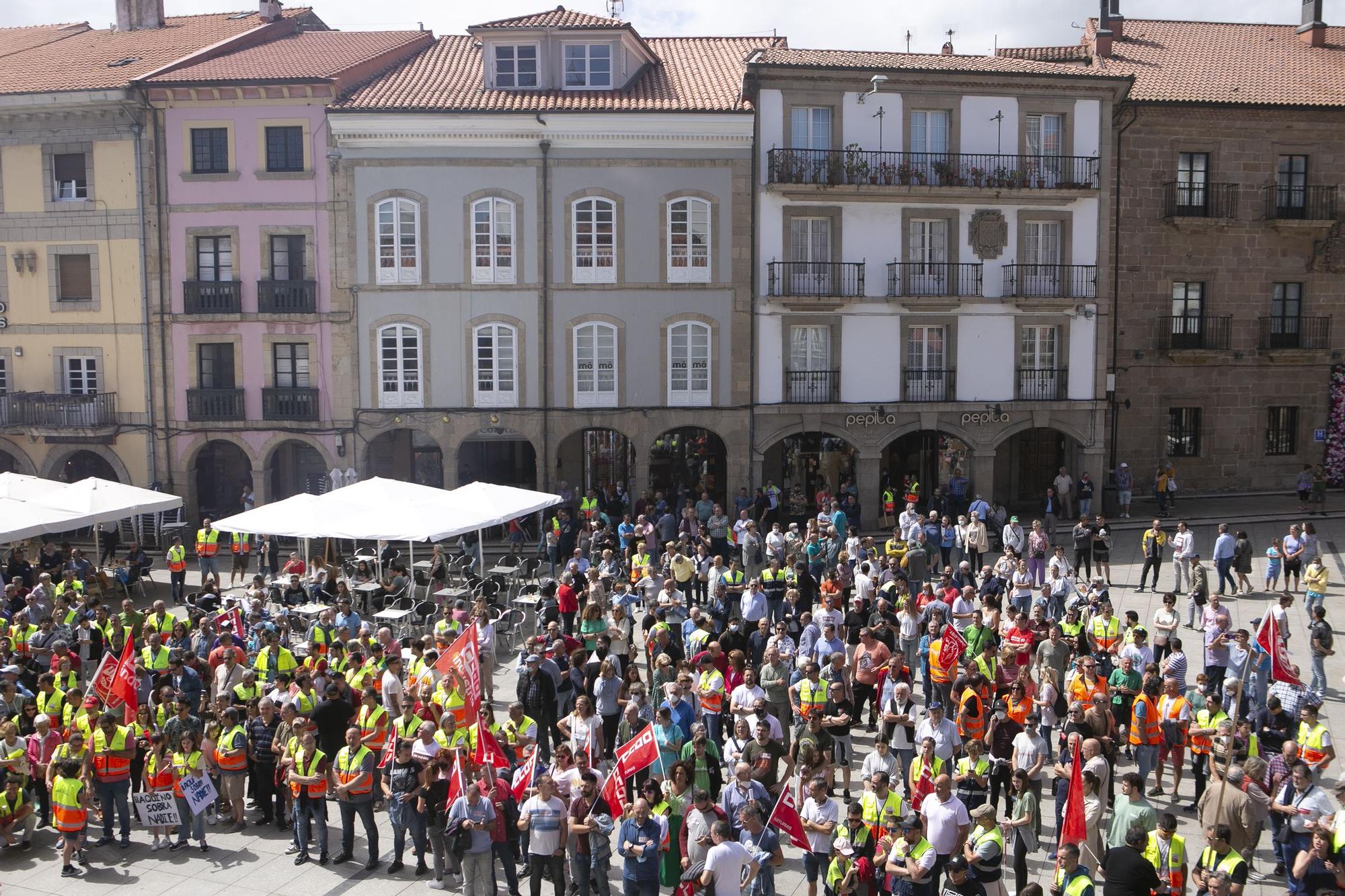 Los trabajadores de Saint-Gobain salen a la calle para frenar los despidos en Avilés