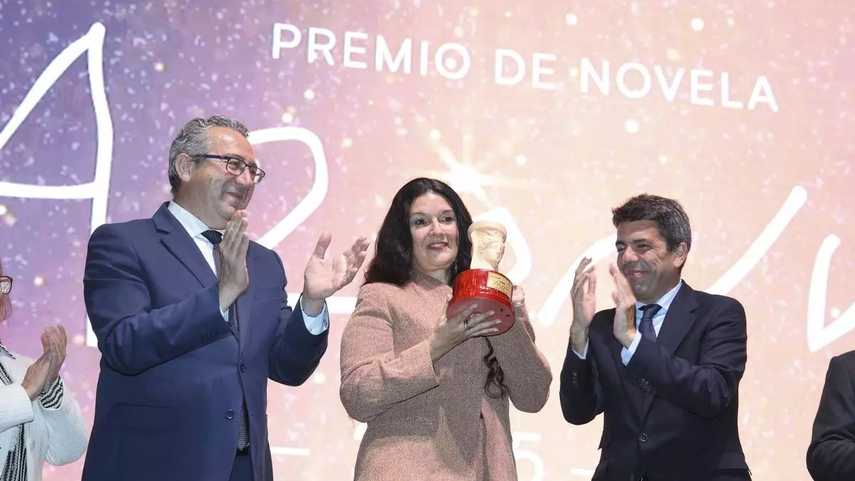 Rosario Raro se estrena en las Veladas Literarias de Maestral