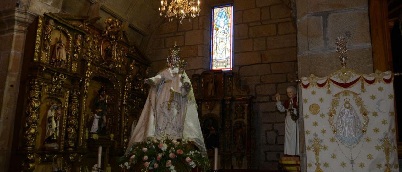 La Virgen de Darbo, ayer en el templo.   | // GONZALO NÚÑEZ