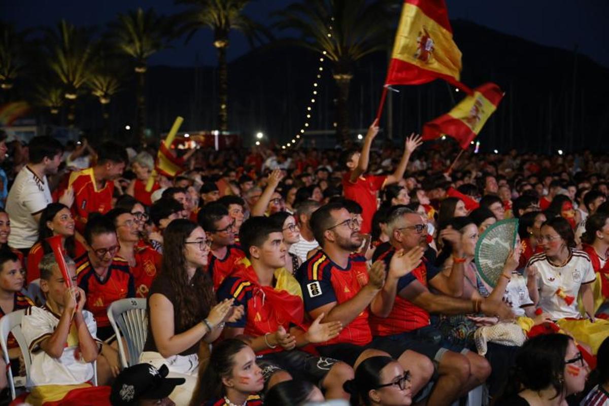 Los mejores momentos de la afición de España en Cartagena, en fotos