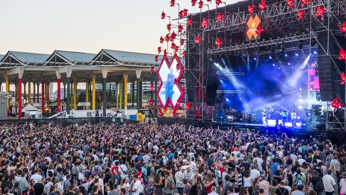 Festival Cruïlla. Ambiente y público en el Parce del Fòrum.