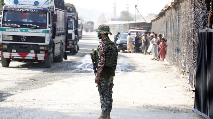 Un soldado paquistaní en Torjam, Pakistán.