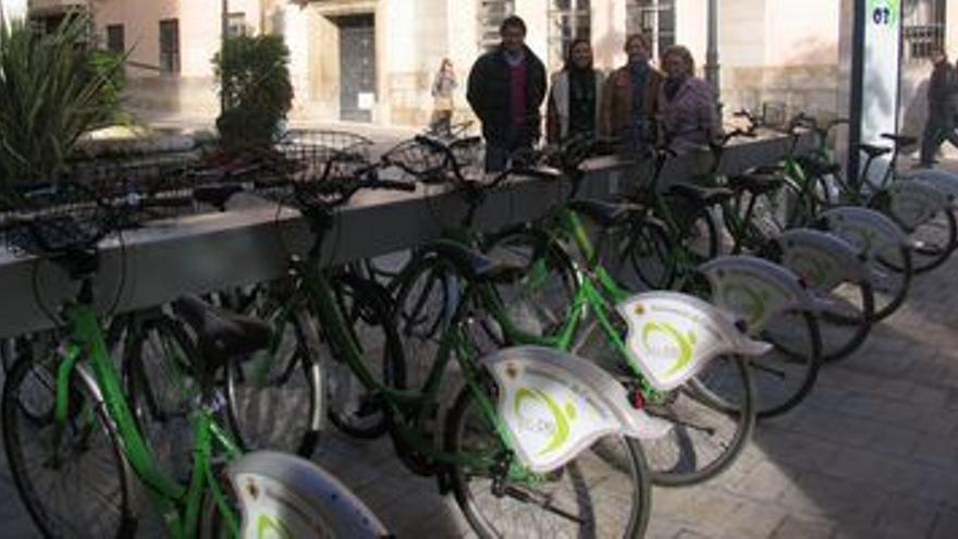 Los castellonenses han realizado 700.000 viajes con el sistema Bicicas en el 2011, con un incremento del 22% con respecto al pasado año