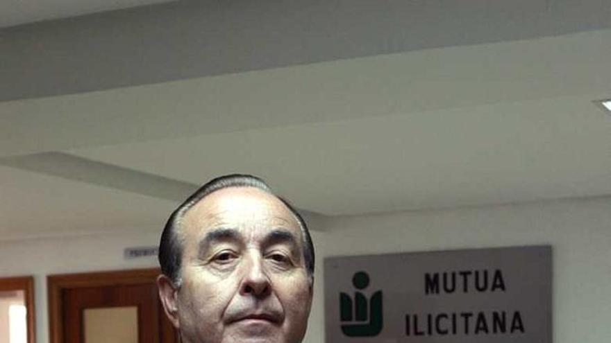 Diego Martínez se ha jubilado tras 44 años de servicio en la mutua
