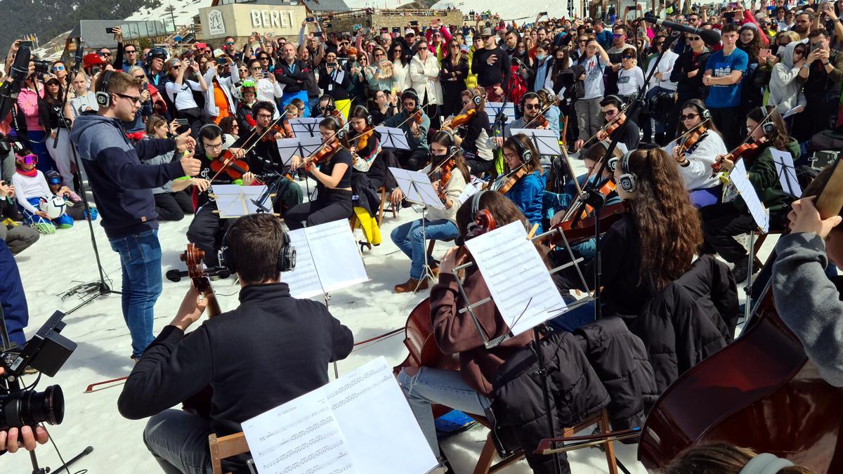 En aquest enregistrament també hi ha participat l&#039;Orquestra Simfònica de l&#039;Escola de Música de l&#039;Orfeó Lleidatà