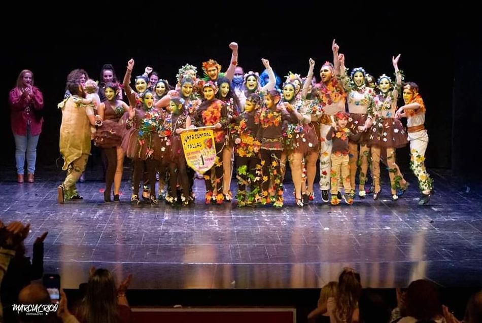 La Falla Fraternidad se alza con el primer premio del Festival Fallero de Playback de Elda.