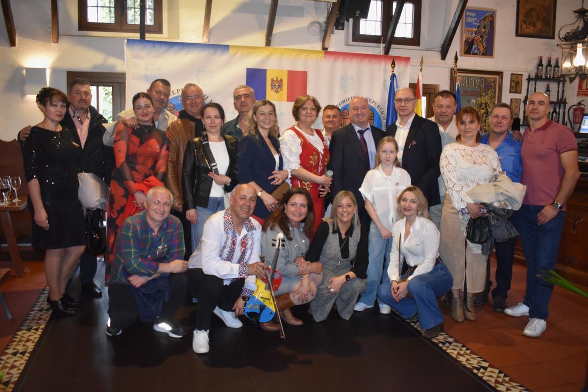 Numerosos moldavos residentes en Málaga y la Costa del Sol acudieron a la celebración de la fiesta del Martisor.