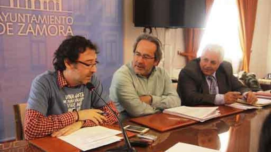 Miguel Ángel Viñas, Francisco Guarido y José Carlos Calzada. Foto L.O.Z.