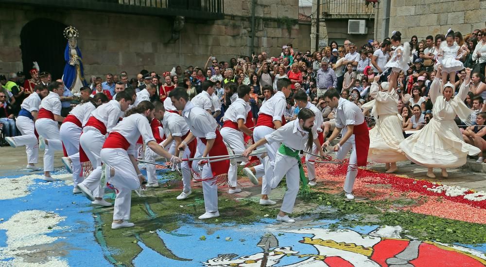 Las "penlas" llevan la alegría al Corpus