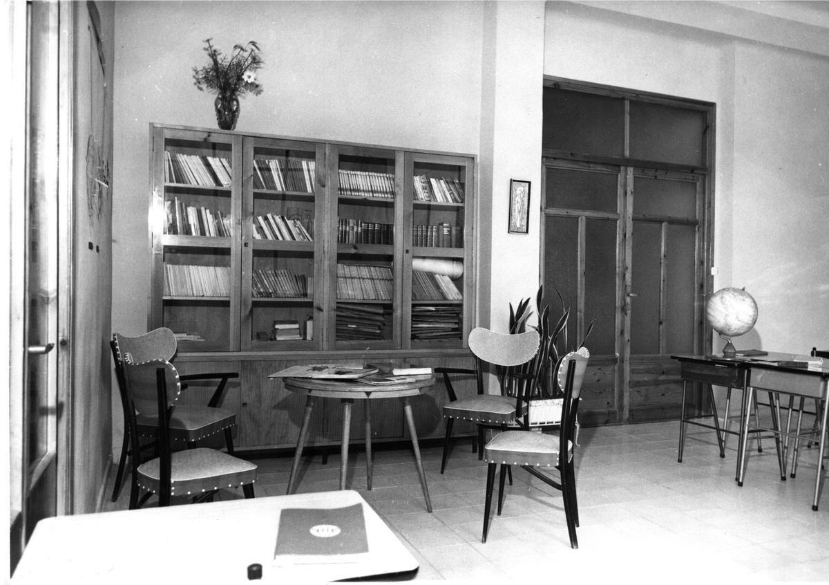 Un aula del colegio de las Trinitarias de Málaga en una imagen antigua.