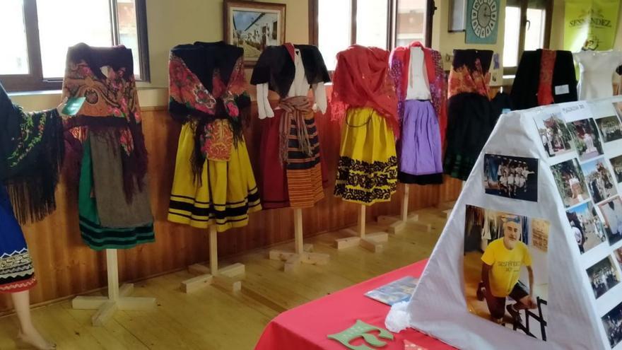Exposición temática sobre trajes tradicionales.| Ch. S.