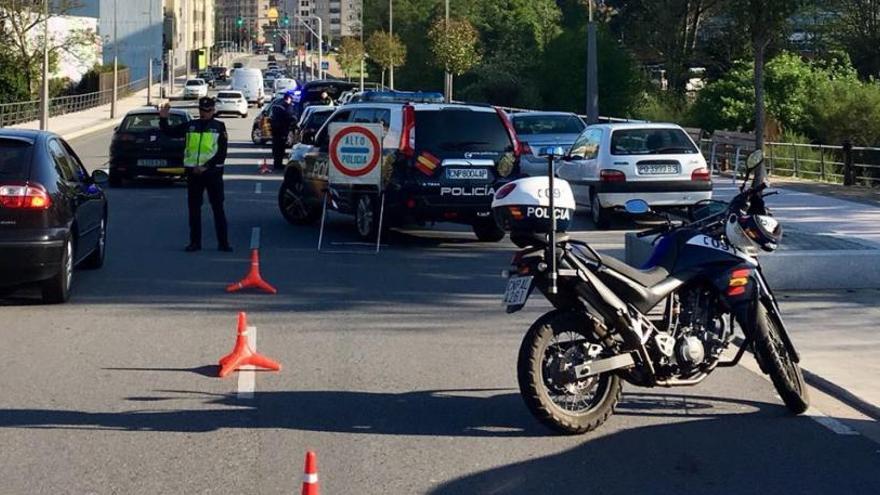 Uno de los controles de la Policía Nacional de Pontevedra.