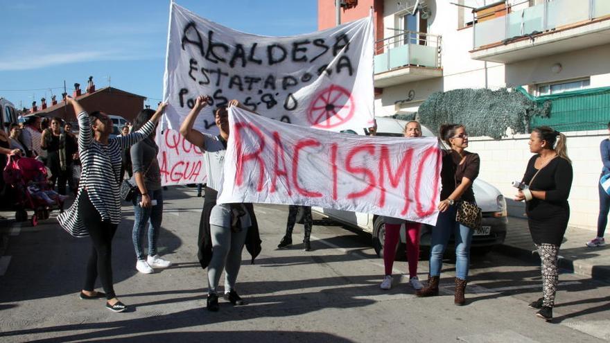 Els veïns del bloc ocupat de Sant Joan a Figueres volen regularitzar la seva situació