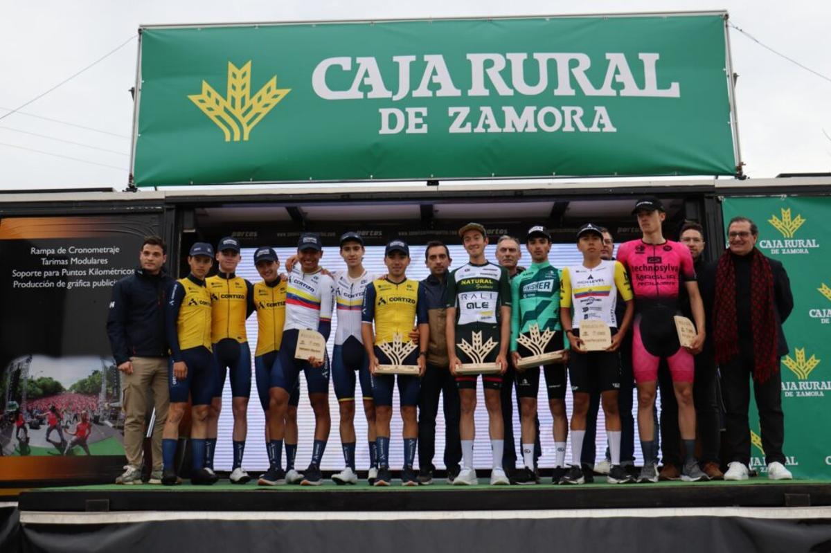 Podio de la edición de 2025 del Gran Premio Muelas del Pan.