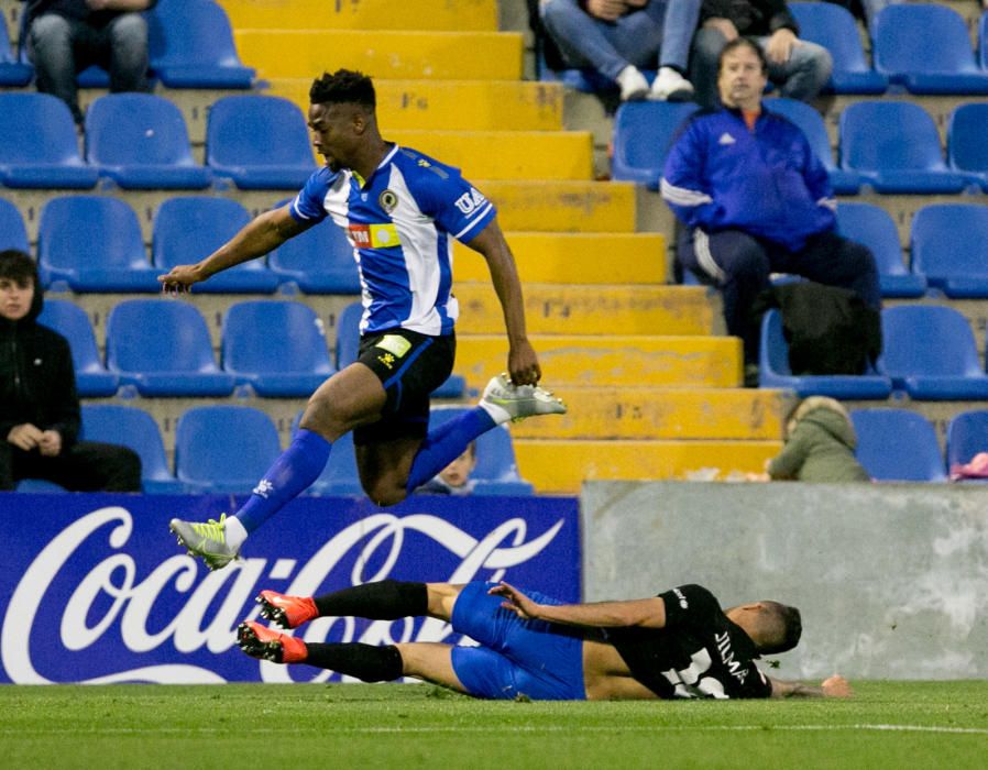 Los blanquiazules desperdician la oportunidad de huir del descenso y no pasan del empate ante un Andorra con uno menos desde el 52'