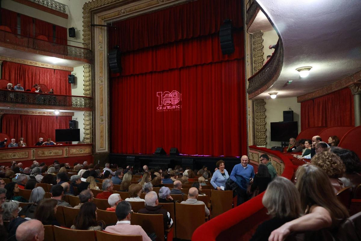 El Luis Pastor más sinfónico llena el Gran Teatro de Cáceres