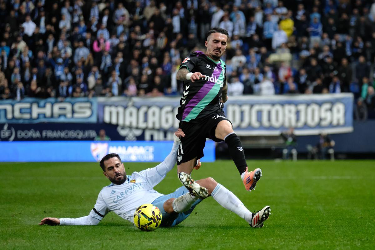 Málaga CF se enfrenta al Real Zaragoza en la Rosaleda. Málaga CF se enfrenta al Real Zaragoza en la Rosaleda.
