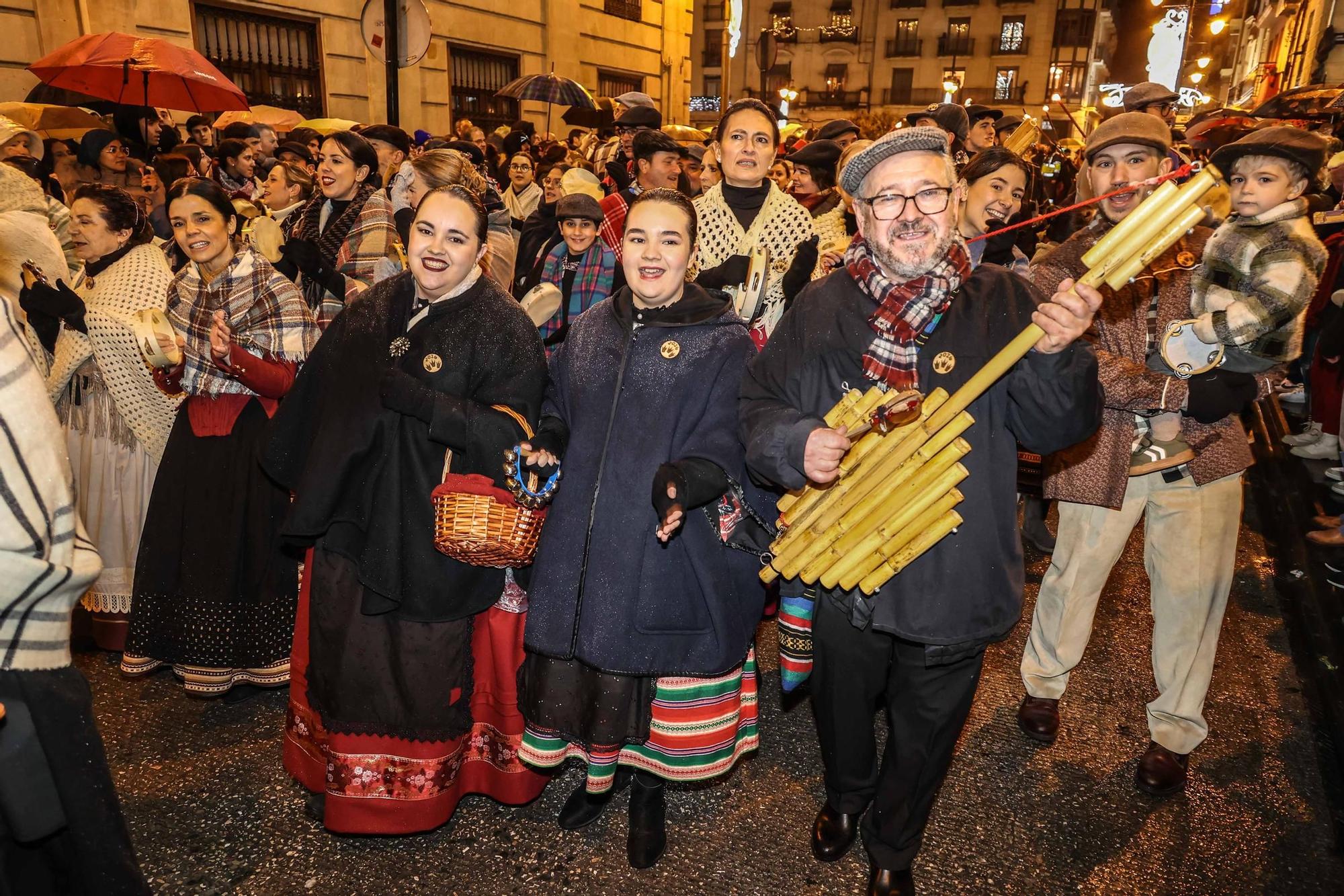Las imágenes del Día de la Burrita y el Bando Real de Alcoy