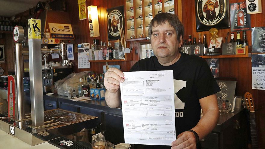 El dueño de una cervecería estalla contra la SGAE: “Me reclaman su ‘impuesto’ pese a tener el bar cerrado”