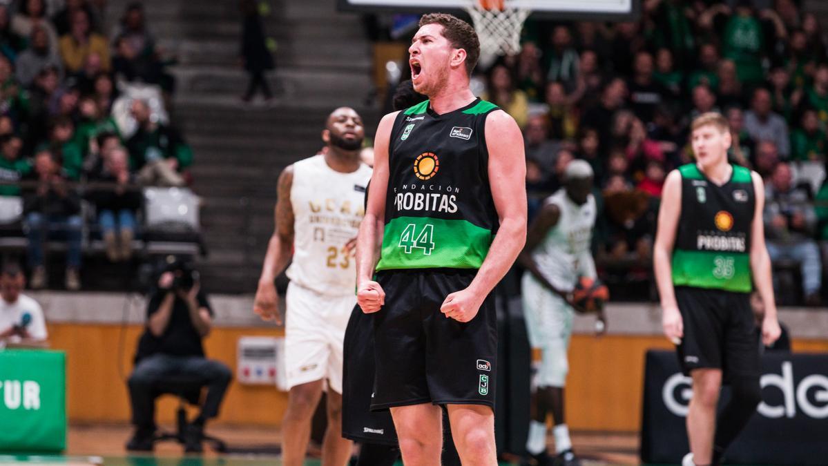 Archivo - Joel Parra celebrando una acción durante un partido del Joventut