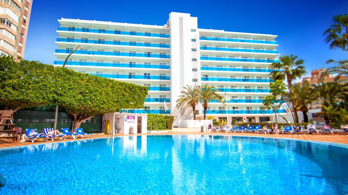 Piscina del Hotel Servigroup Venus en Benidorm.