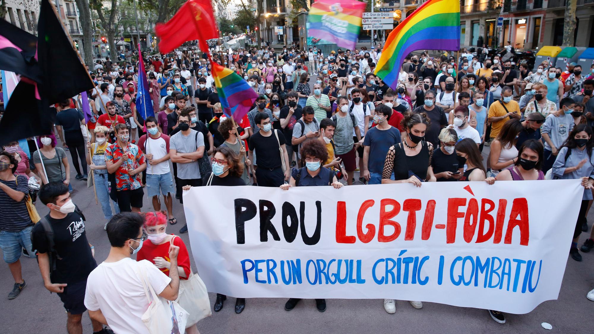Manifestación alternativa contra las agresiones LGTB-fóbicas, en Barcelona.