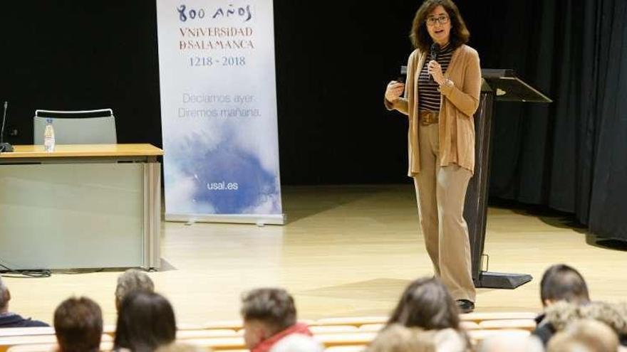 Rosa Ana Martín en la conferencia de ayer.