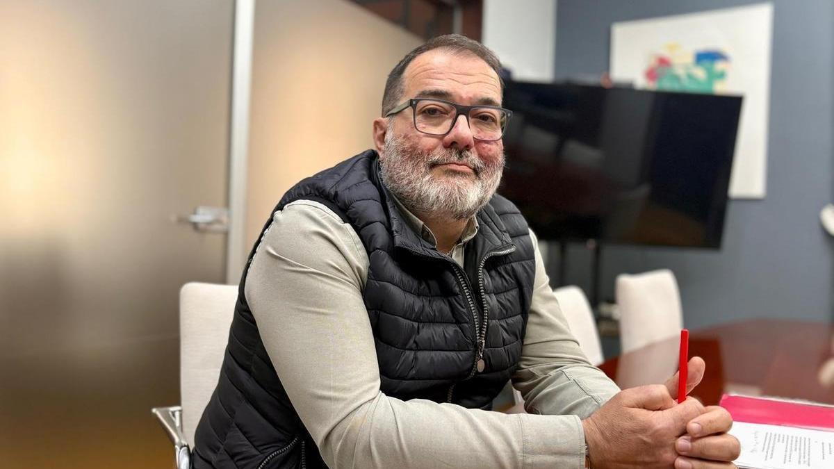 Roberto García, en el Ayuntamiento de Langreo.