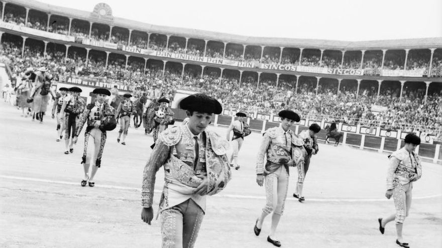 &quot;El Bibio: blanco y negro, grana y oro&quot;: una exposición para recorrer la historia taurina de Gijón