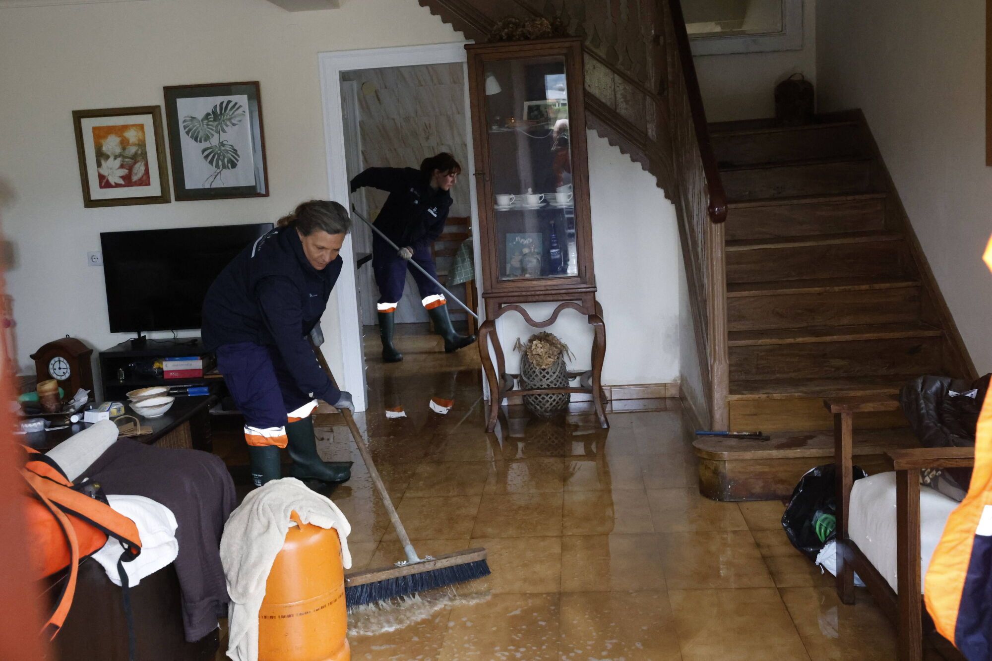 EN IMÁGENES: Caos en Colunga por las inundaciones de esta madrugada