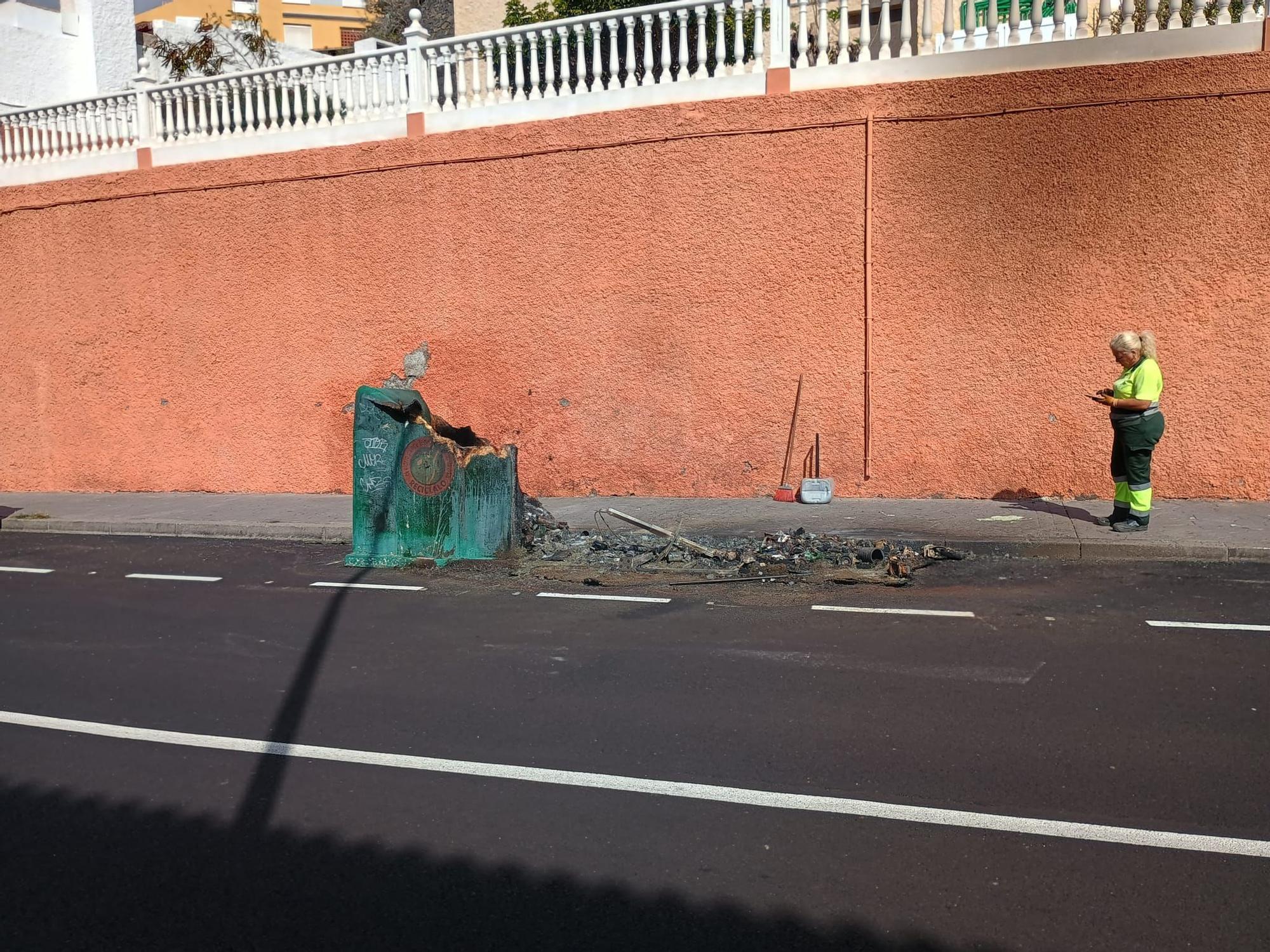Incidentes vandálicos en Caletillas: quema de contenedores y un vehículo