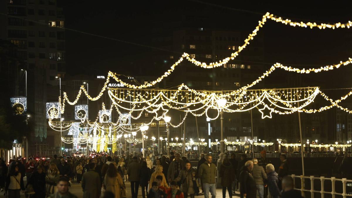 VÍDEO: Así fue el encendido del alumbrado navideño de Gijón