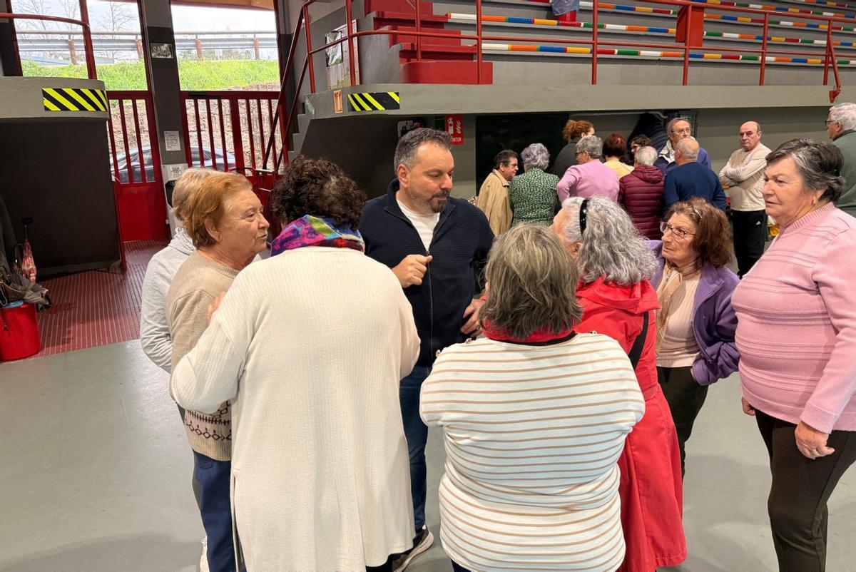 Inauguración das actividades no Pavillón Municipal. | // D.P.