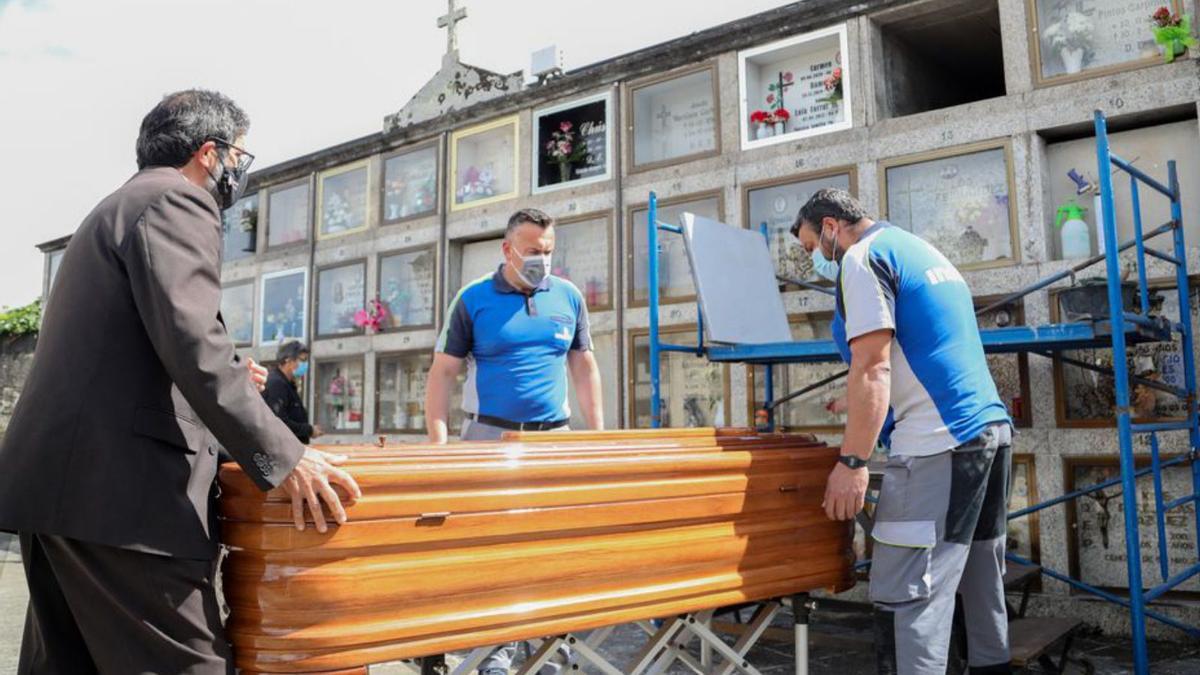 Sus restos reposan en el cementerio de Porriño. |   // ANXO GUTIÉRREZ