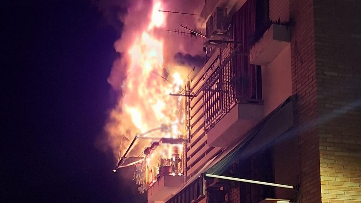 Muere una mujer de 72 años tras el incendio de su vivienda en Córdoba Muere una mujer de 72 años tras el incendio de su vivienda en Córdoba