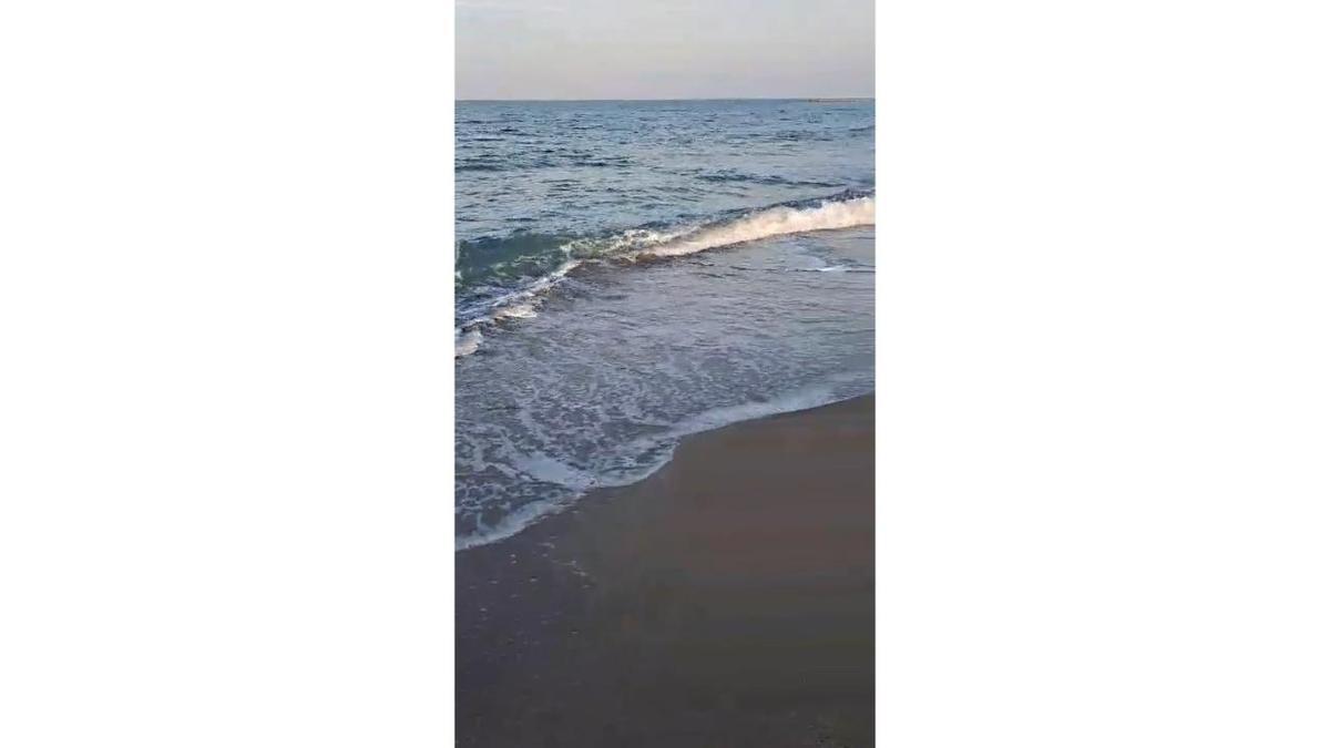 Cullera alerta de un desnivel de tres metros bajo el agua junto a la orilla en las playas regeneradas