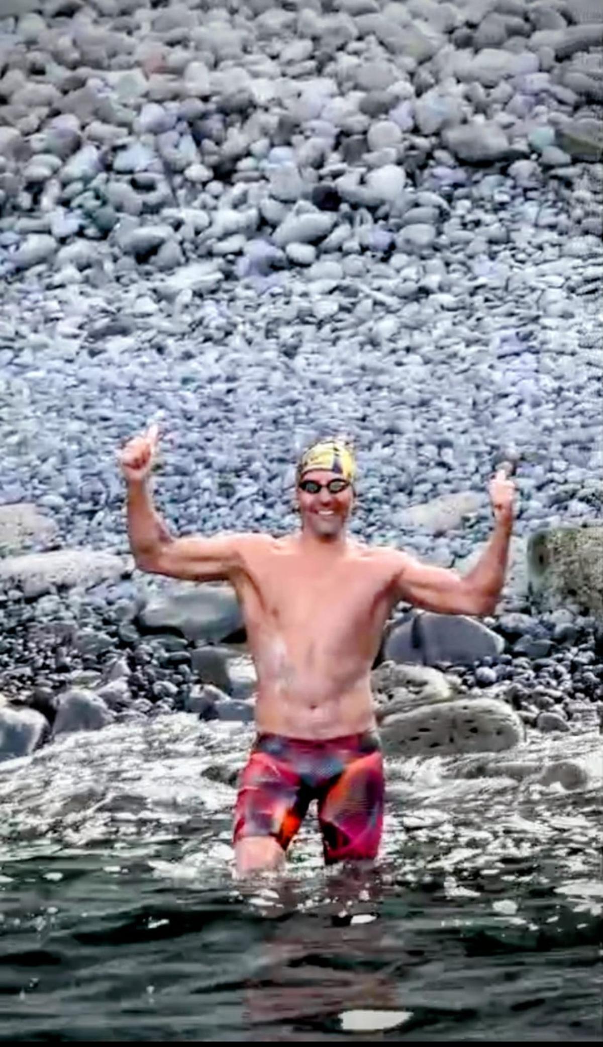 Christian Jongeneel nada más llegar a La Gomera tras partir diez horas antes de la costa de Guía de Isora, Tenerife.