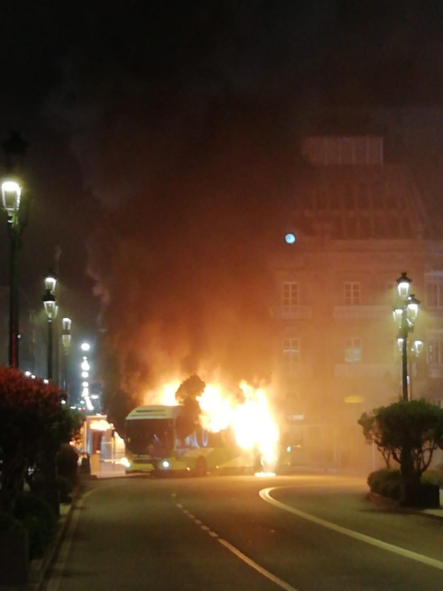 Incendio en un autobús en pleno centro de Vigo