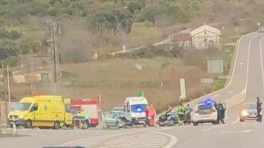 Cinco personas resultan heridas en una colisión entre dos vehículos en Jerez de los Caballeros