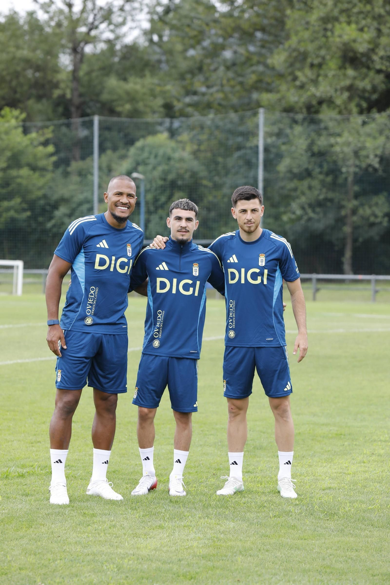 En imágenes: así fue la primera sesión de entrenamientos de Primera en El Requexón con Rodón, Reina y Domingues