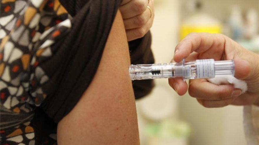 El aumento de dos tipos de meningitis lleva a los pediatras a recomendar la vacuna en adolescentes