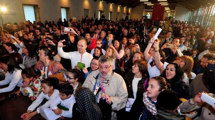 La plaza de A Peixería acoge la oficina de Turismo. // Iñaki Abella